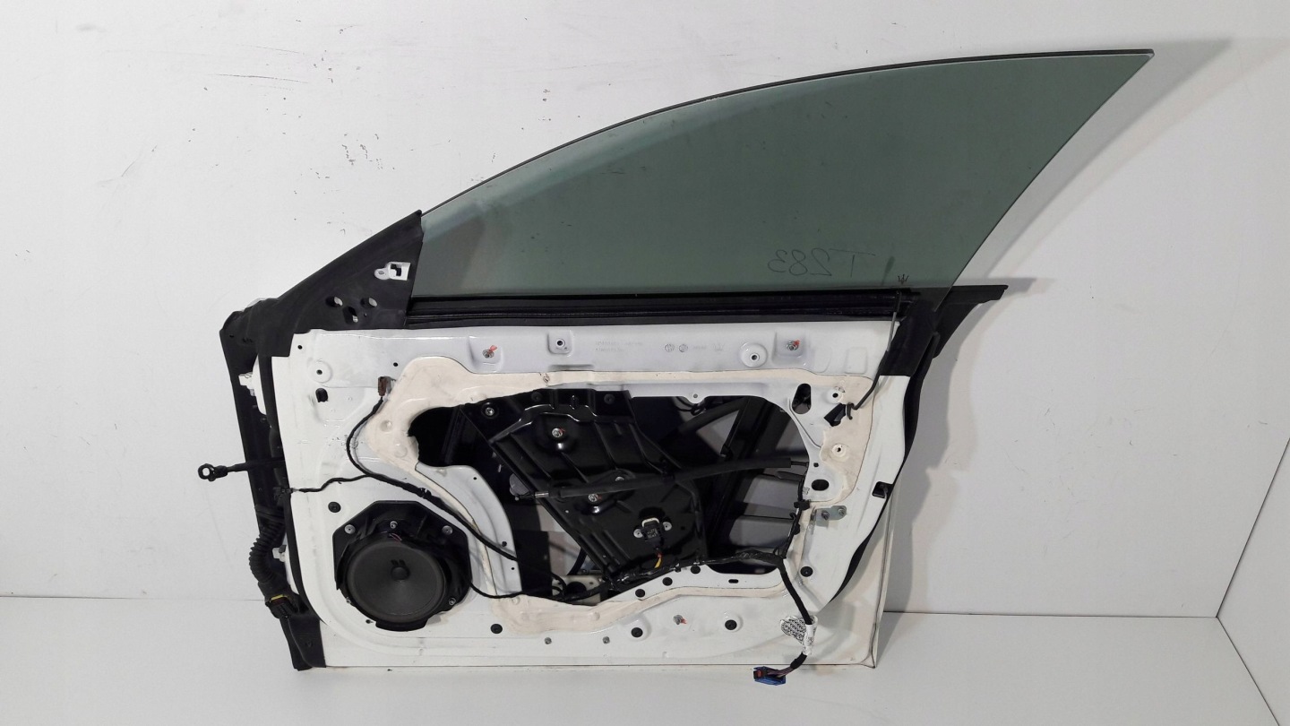 Maserati Ghibli door front