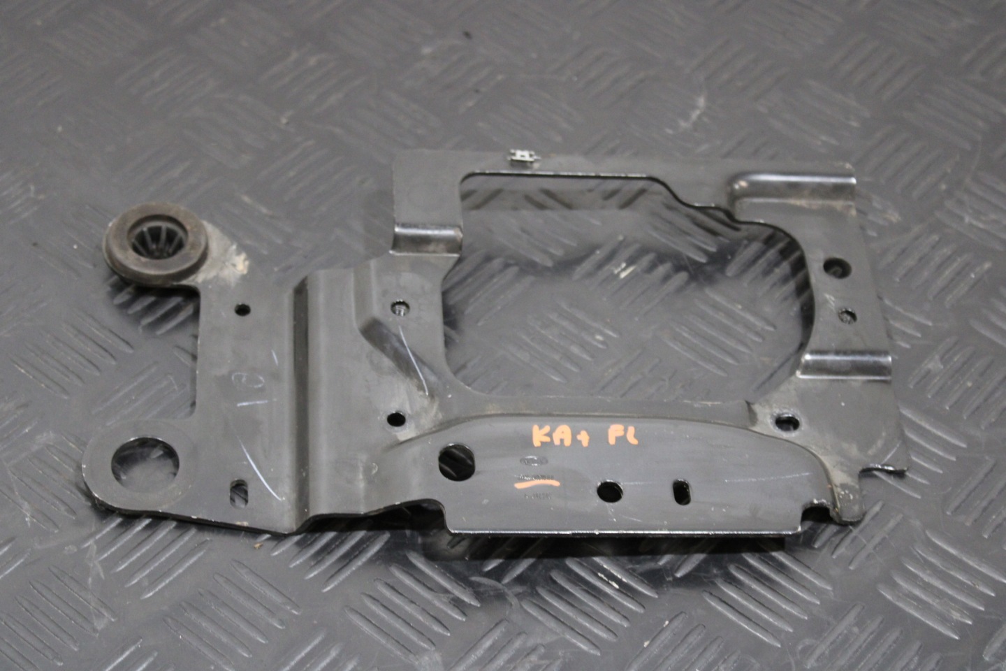 holder holder bracket J7BB-6A016-AA FORD KA+ KA + ACTIVE LIFT