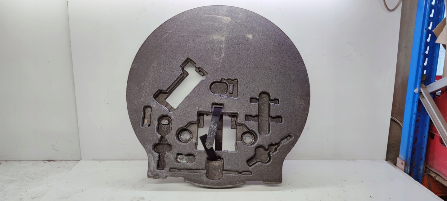 Insert Roues de la roue de secours AUDI Q3 F3 83A012109F