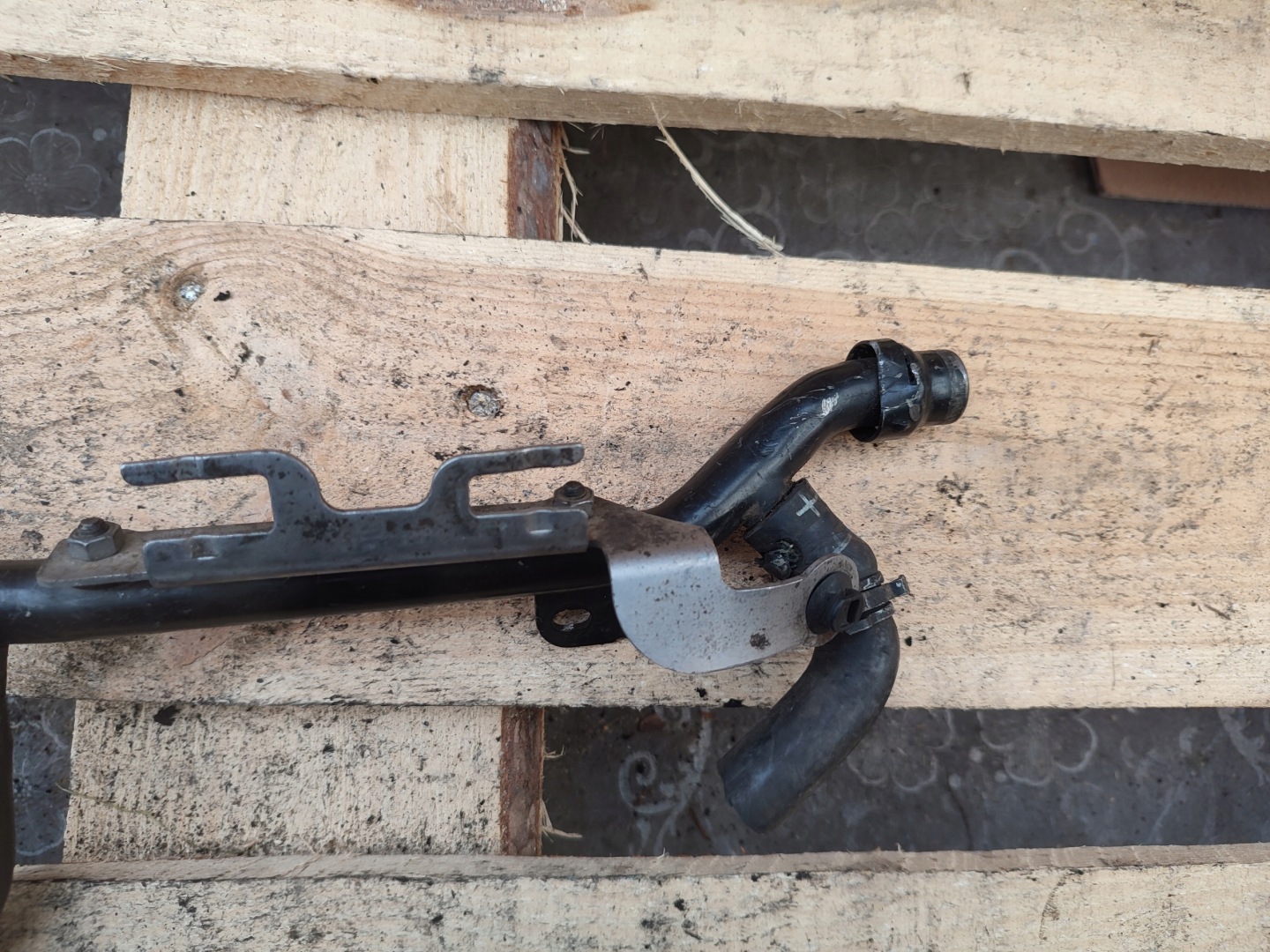 prijenos prirubnica vode VW GOLF V AUDI A3 A4 2.0 TFSI 8E0971845AF