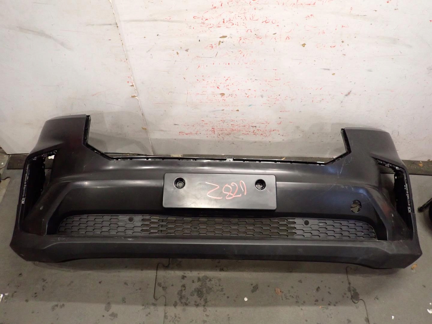 bumper front front DELIVER 9 MAXUS 2019- new original