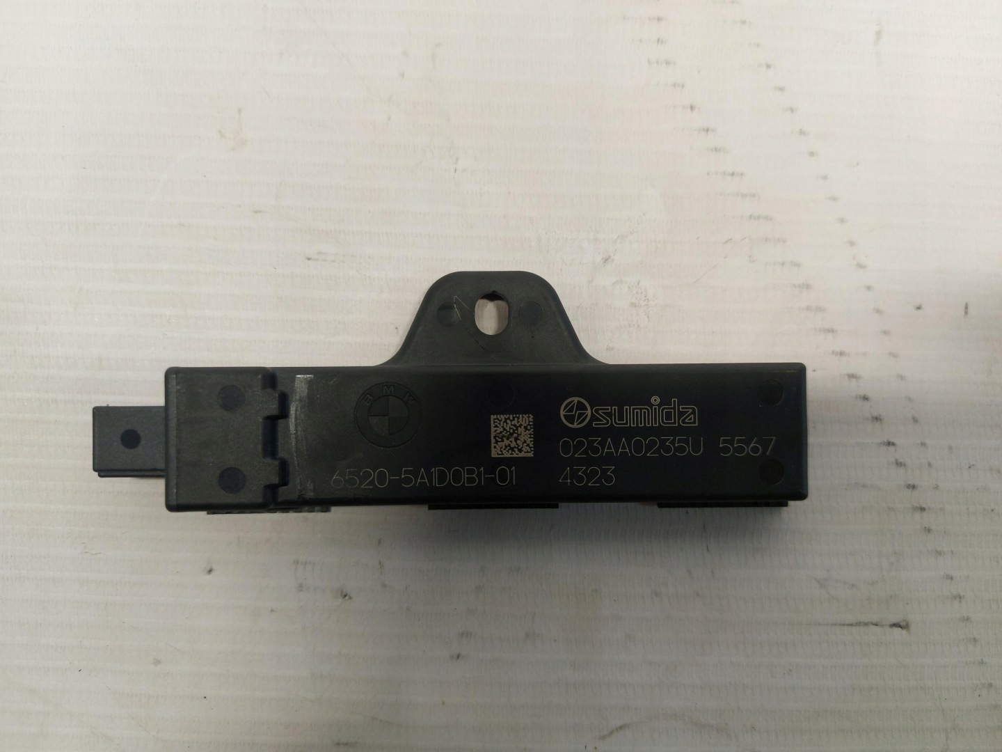 BMW iX1 X1 U11 aerial amplifier 5A1D0B1