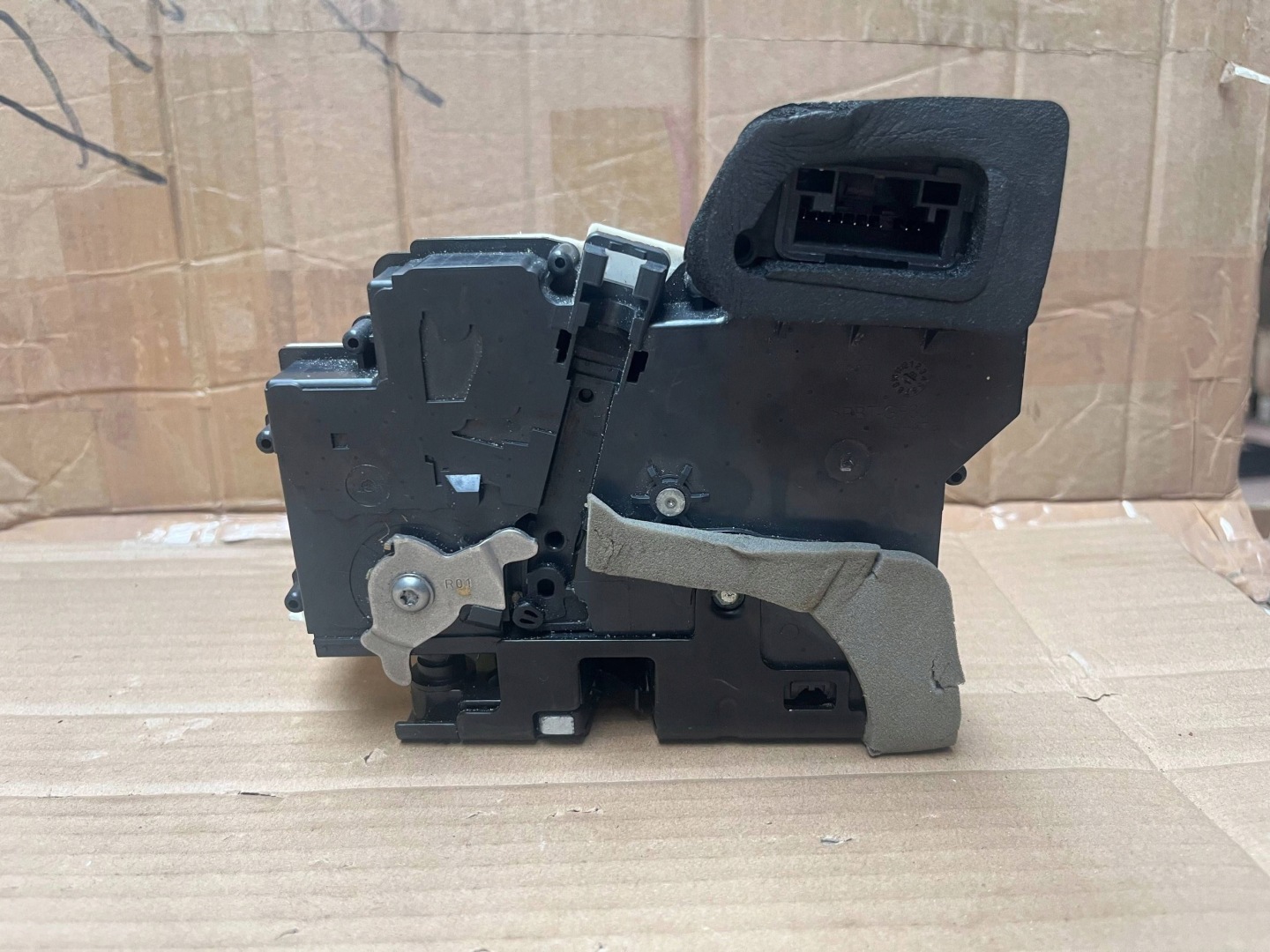 lock door right front Audi A6 A7 Q8 4K1837016H original !
