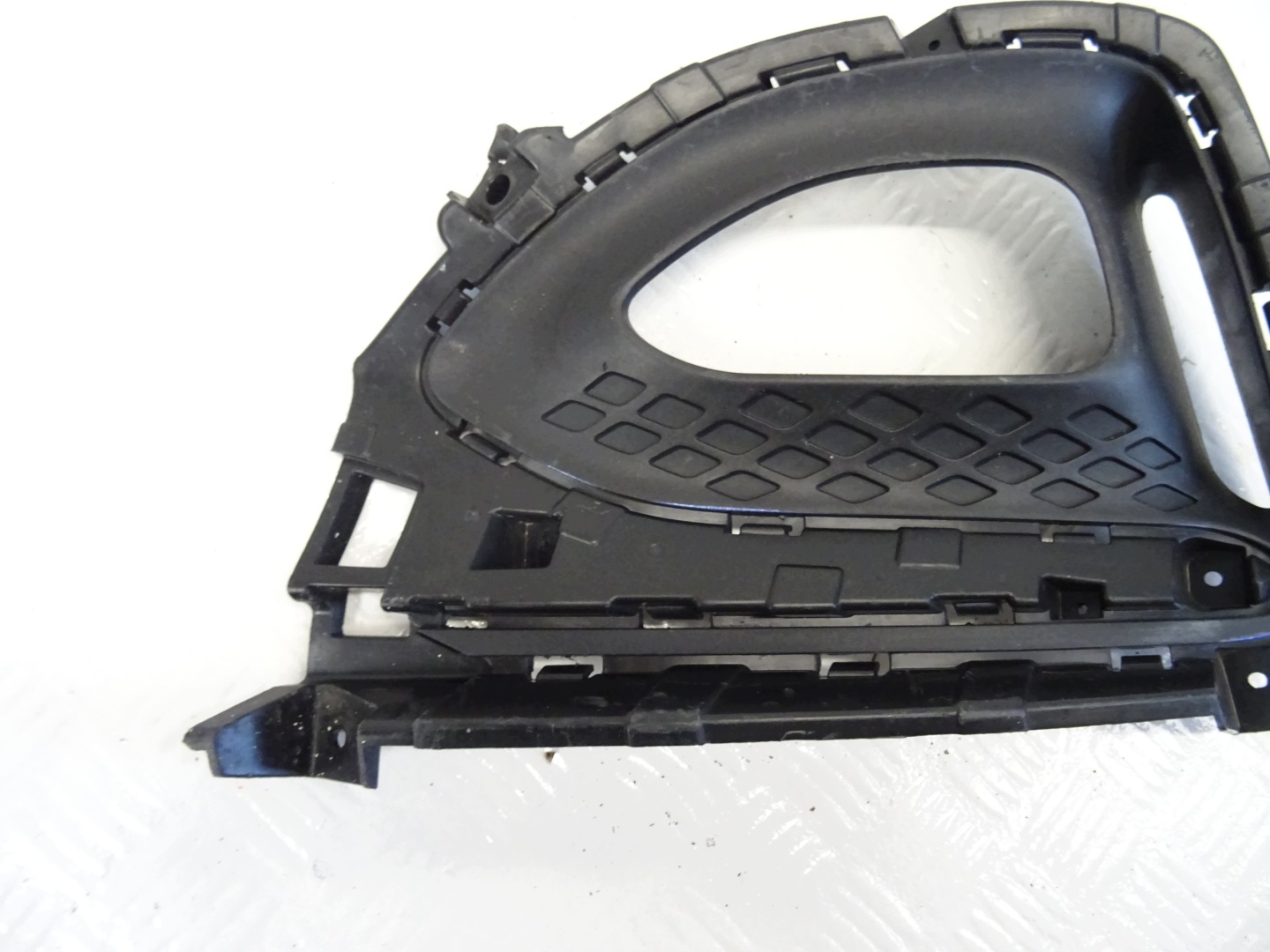 grid of a bumper left front HYUNDAI I20 II LIFT 86563-C8AA0