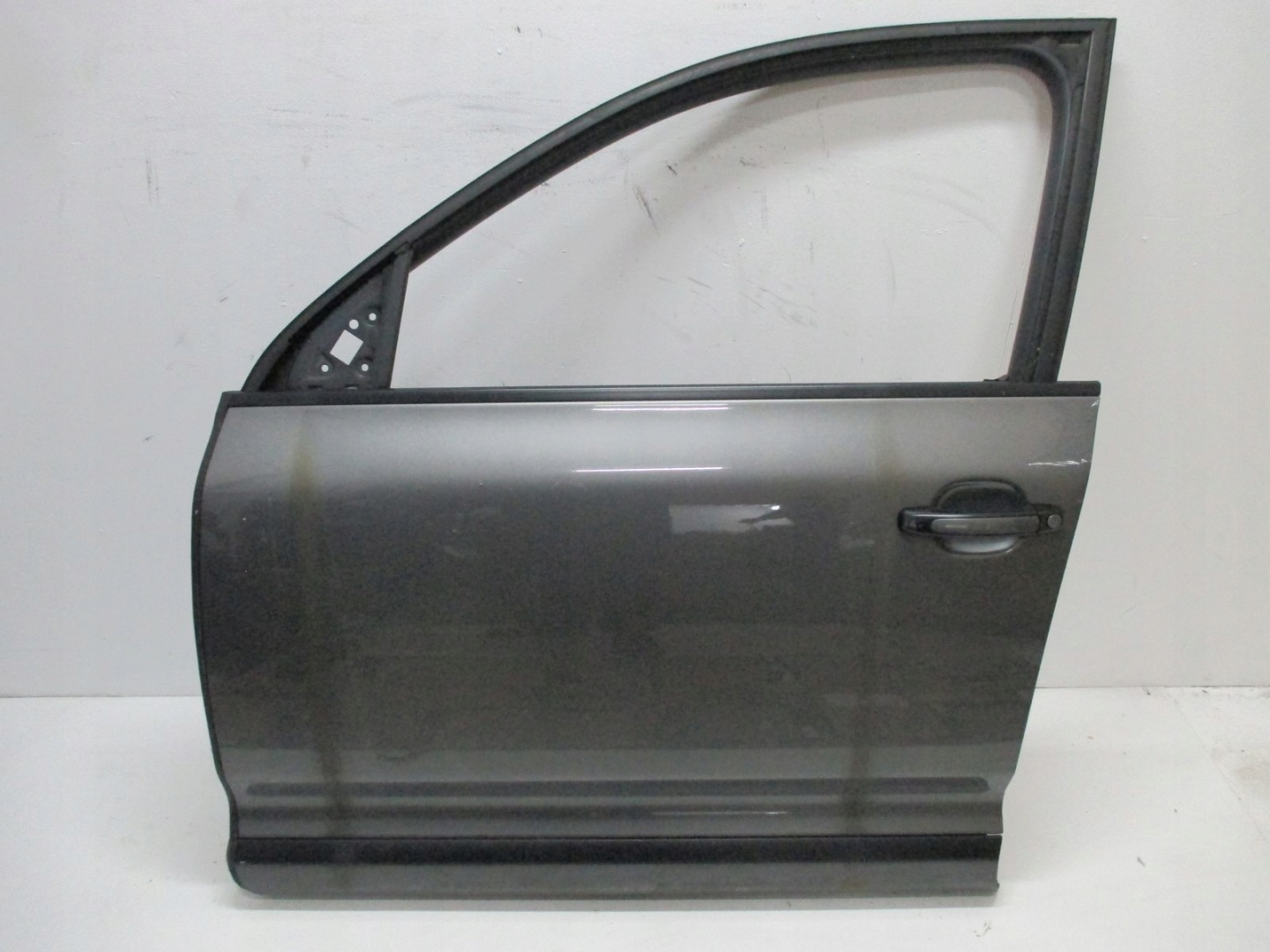 door Porsche Cayenne 08r left front