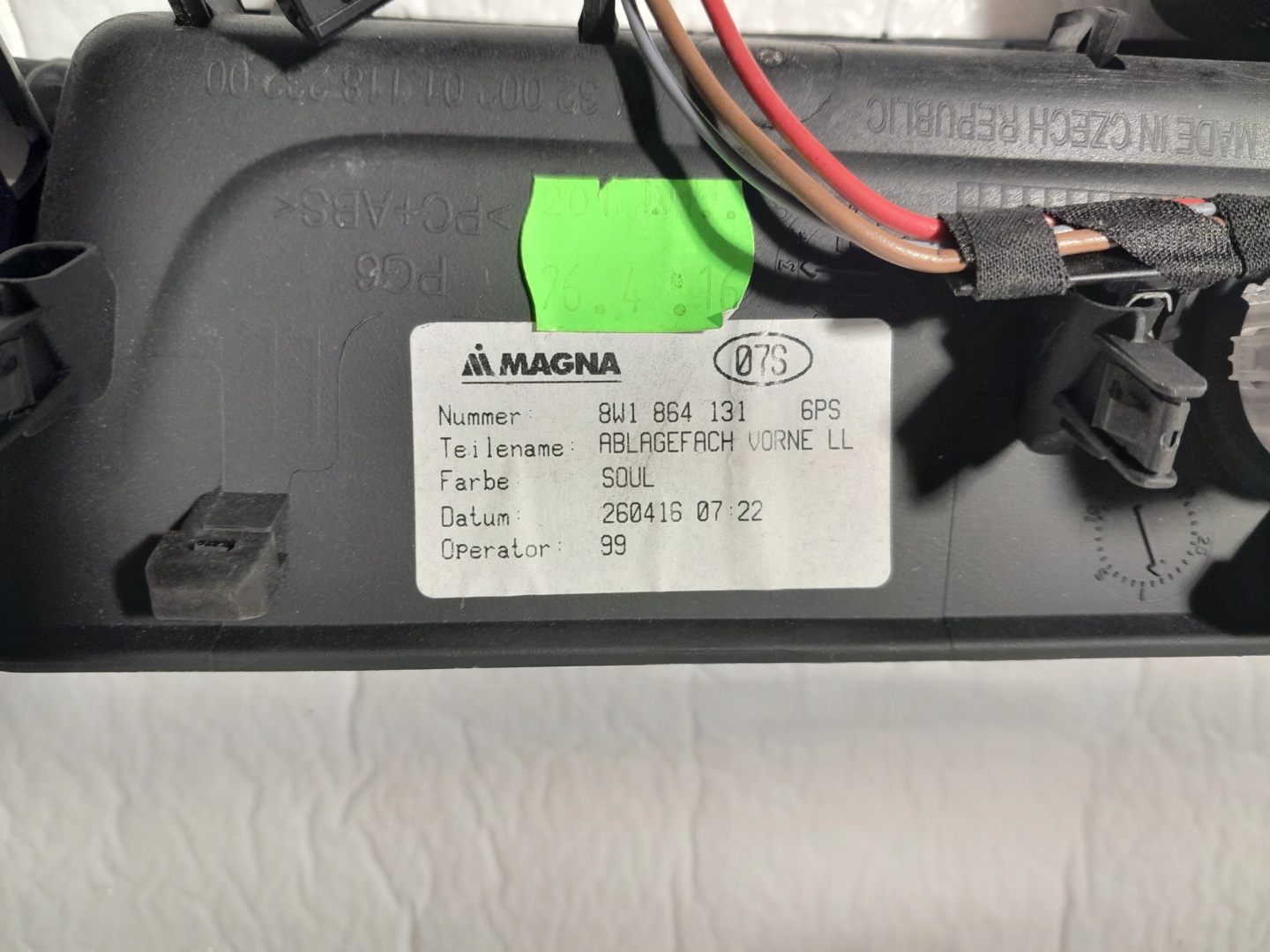 AUDI A4 B9 Abdeckung, Hutablage Adapter, Stecker ZAPALNICZKI 8W1864131