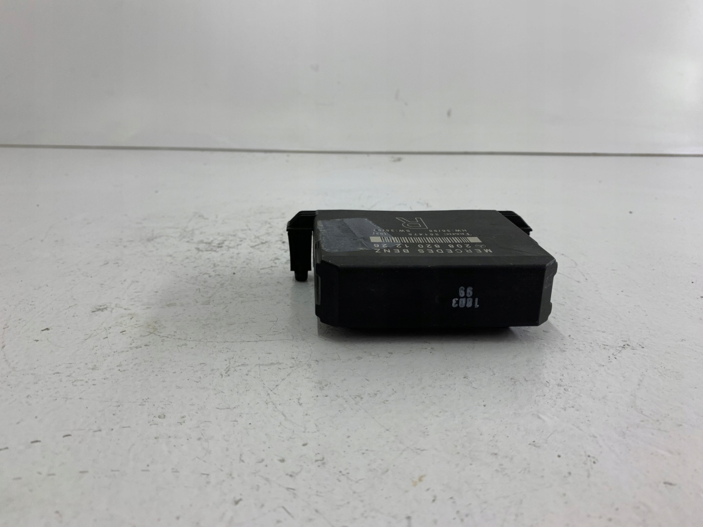 MERCEDES CLK W208 module door right front 2088201226