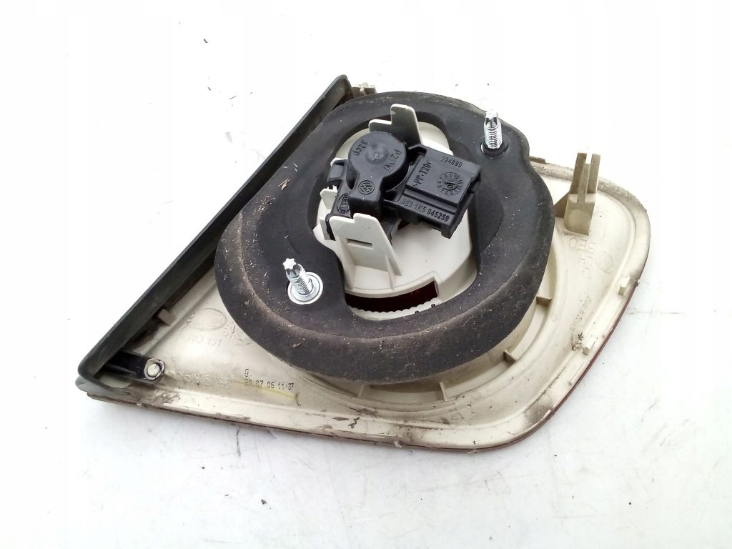 VW Jetta light left rear part rear to the bonnet 1K5945093