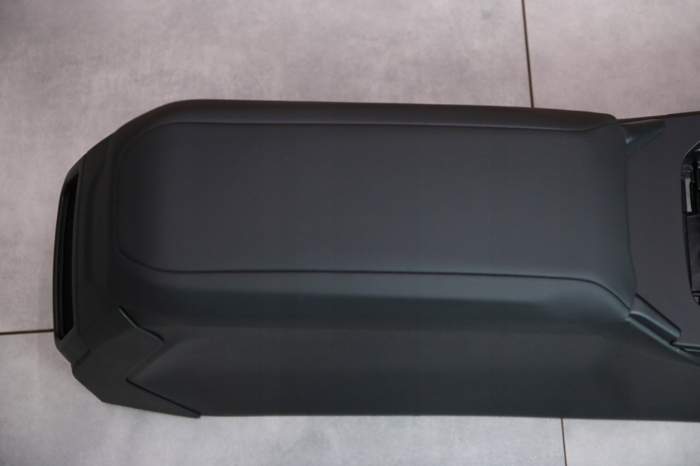 BMW 1' F70 2' F74 TUNEL central armrest black