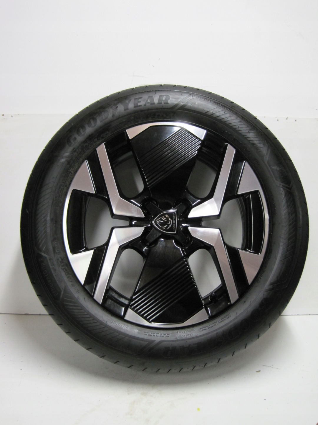 wheels discs tyres PEUGEOT 2008 II R17