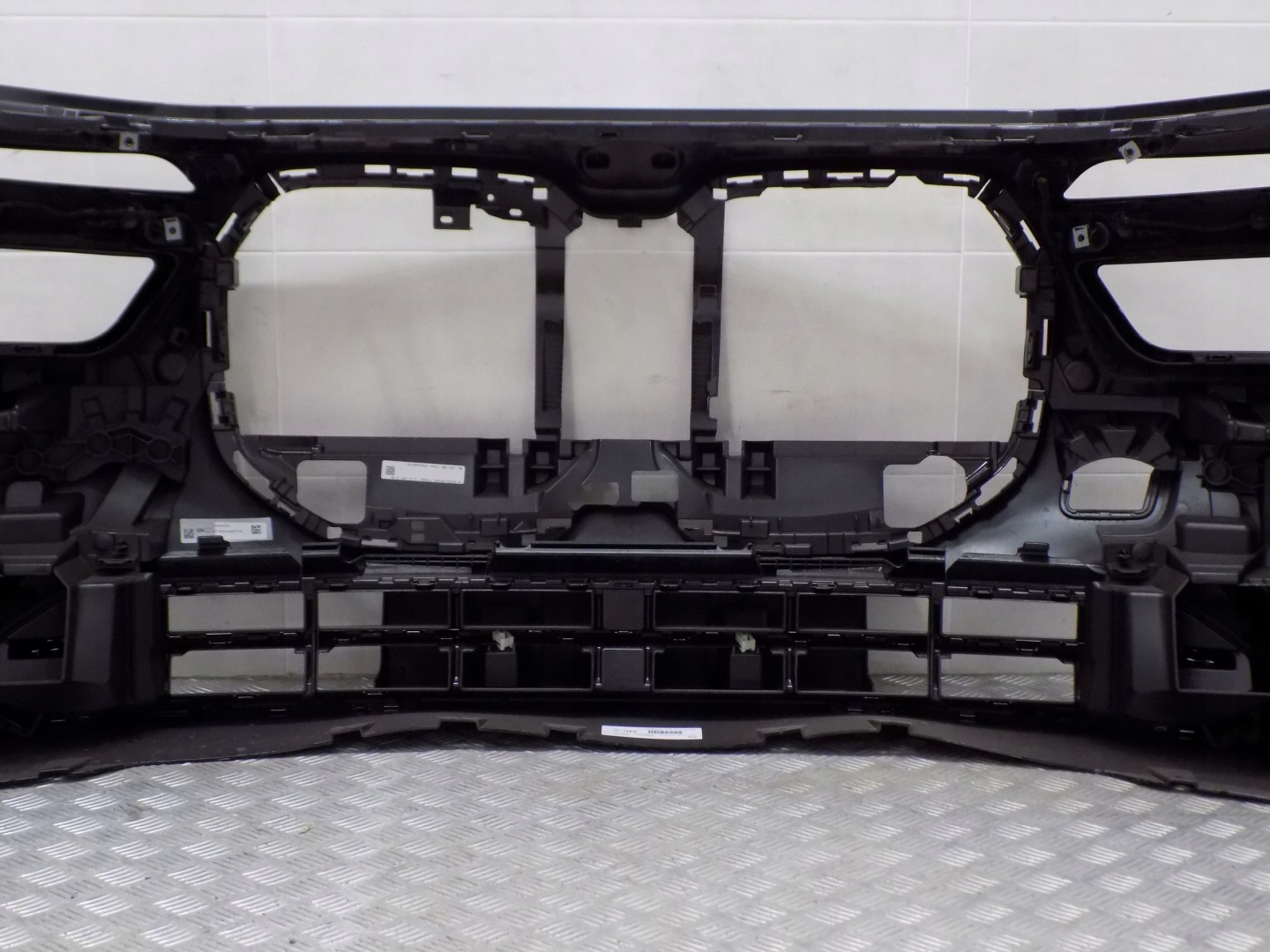 BMW 7 G70 front bumper PROD 475 6PDC