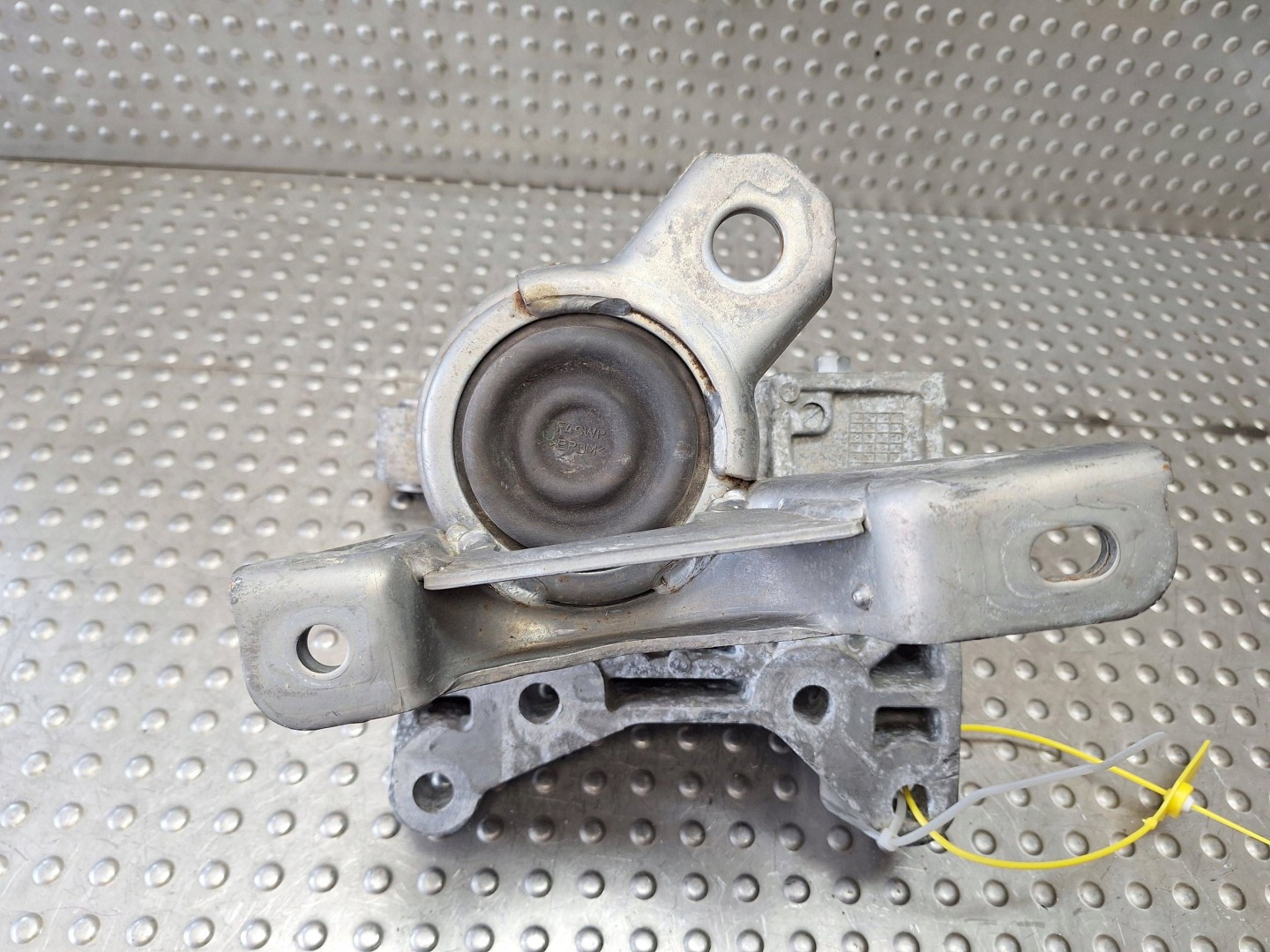 holder engine mount BJ32-6F012-AB GJ32-6P096-AE LAND ROVER EVOQUE L538