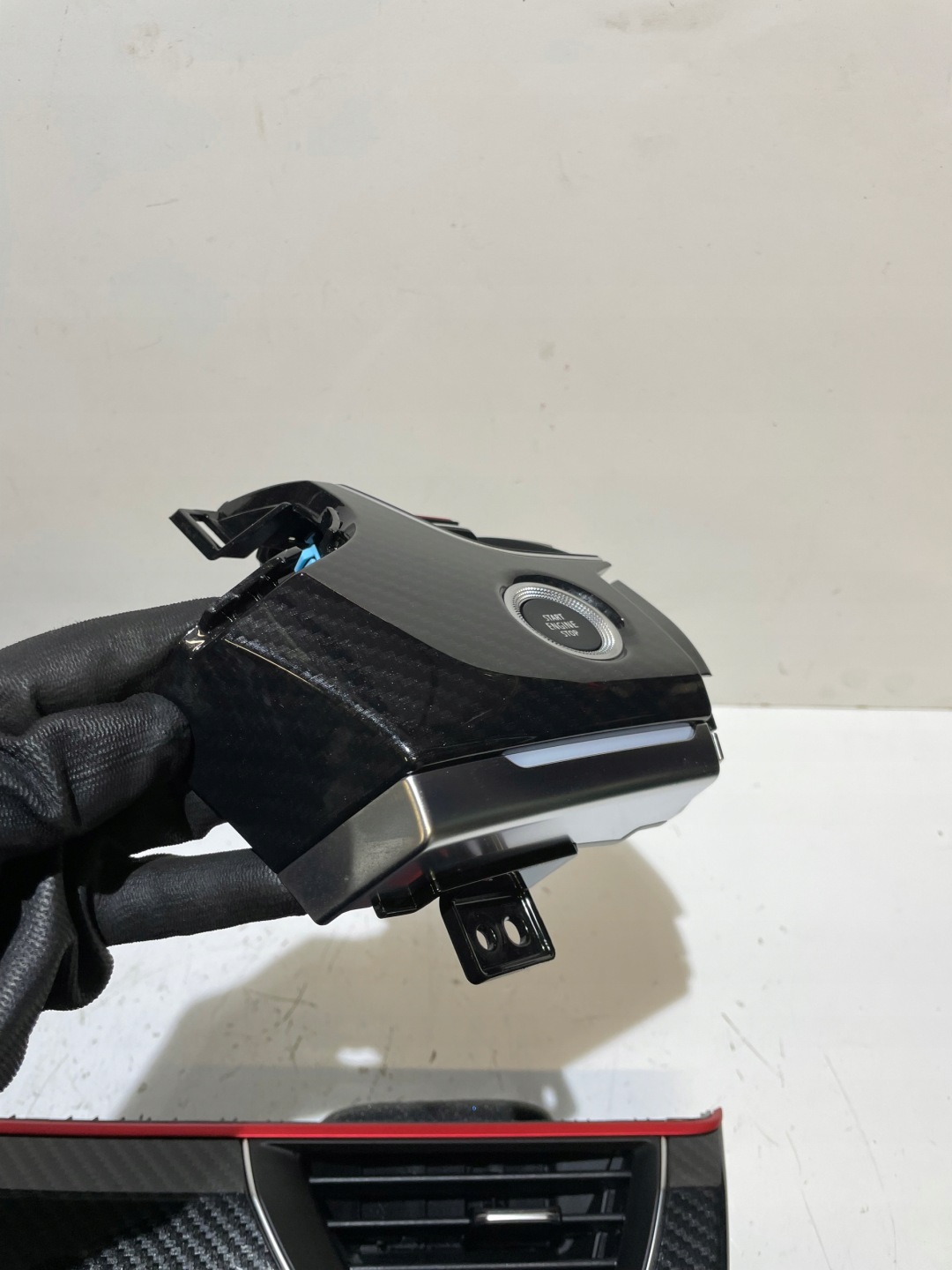 RENAULT ARKANA R.S. LINE MOULDINGS CONSOLE CARBON