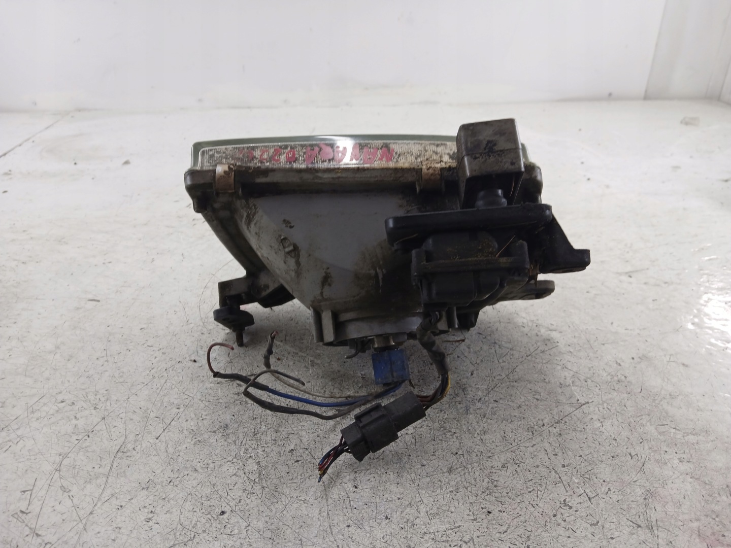 NISSAN NAVARA D22 light left front EUROPA
