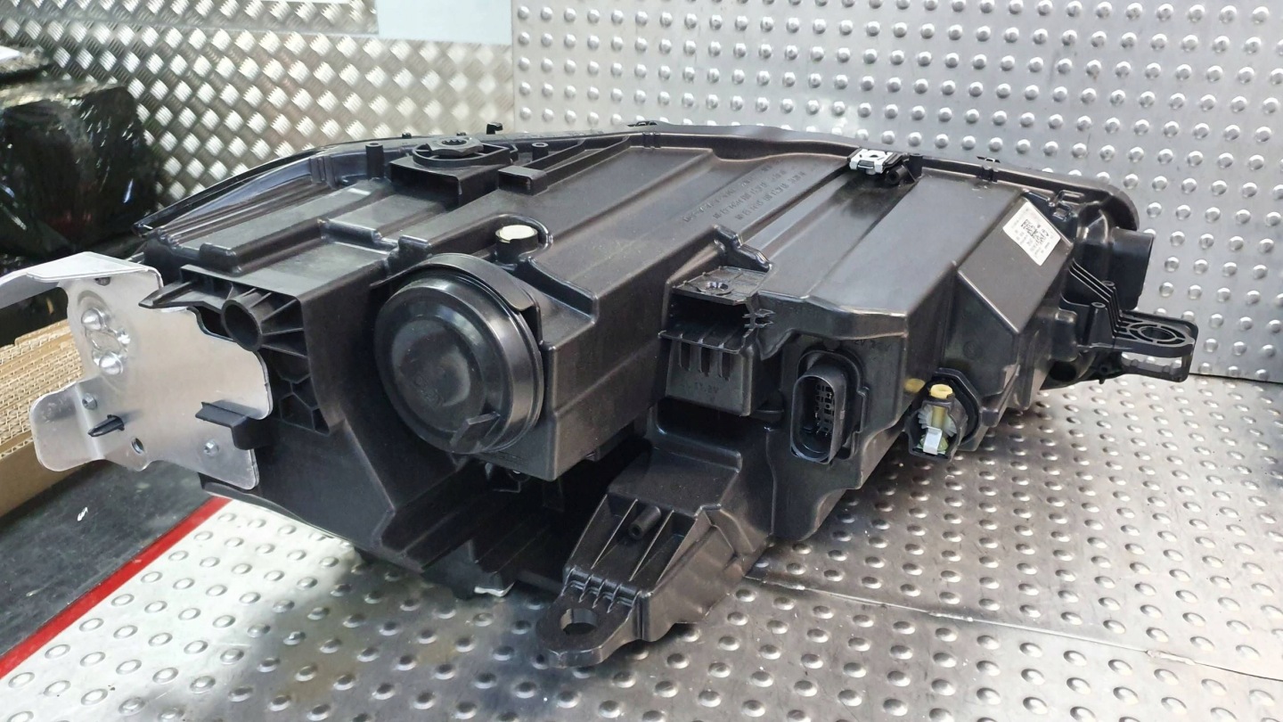 light front left right SKODA SUPERB IV 4 FULL LED 23