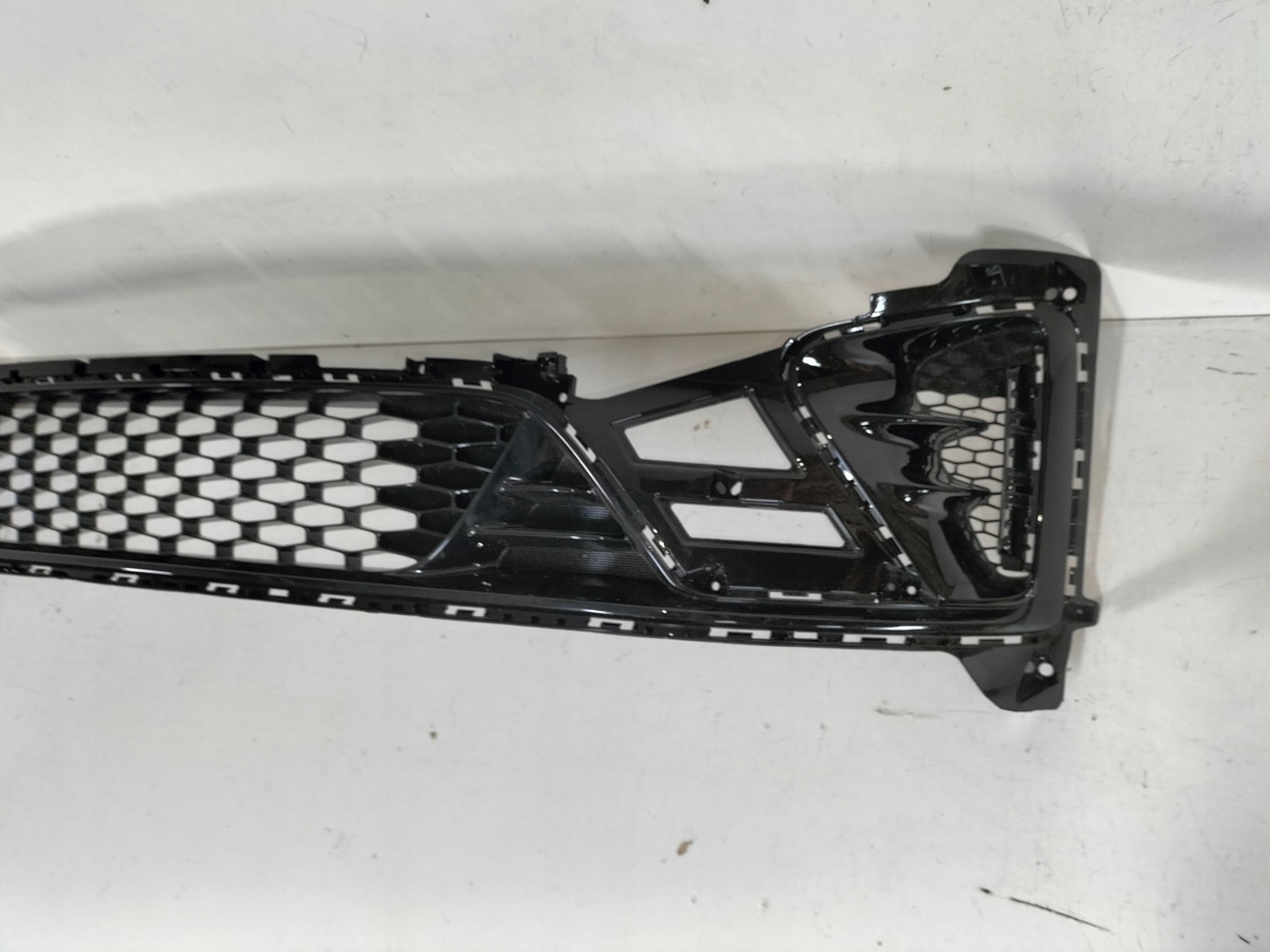 GRILL LÜFTUNGSGITTER DER STOSSSTANGE KIA CEED III 18- GT-LINE
