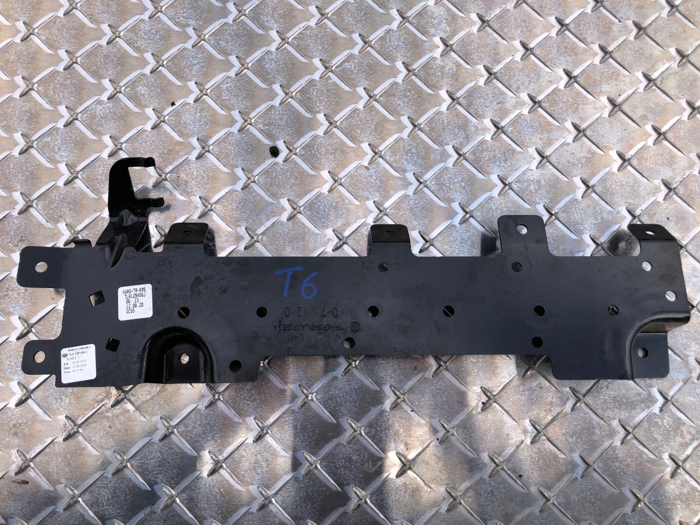 Halter der Ventile Unterdruck VW T6.1 7LA129456J