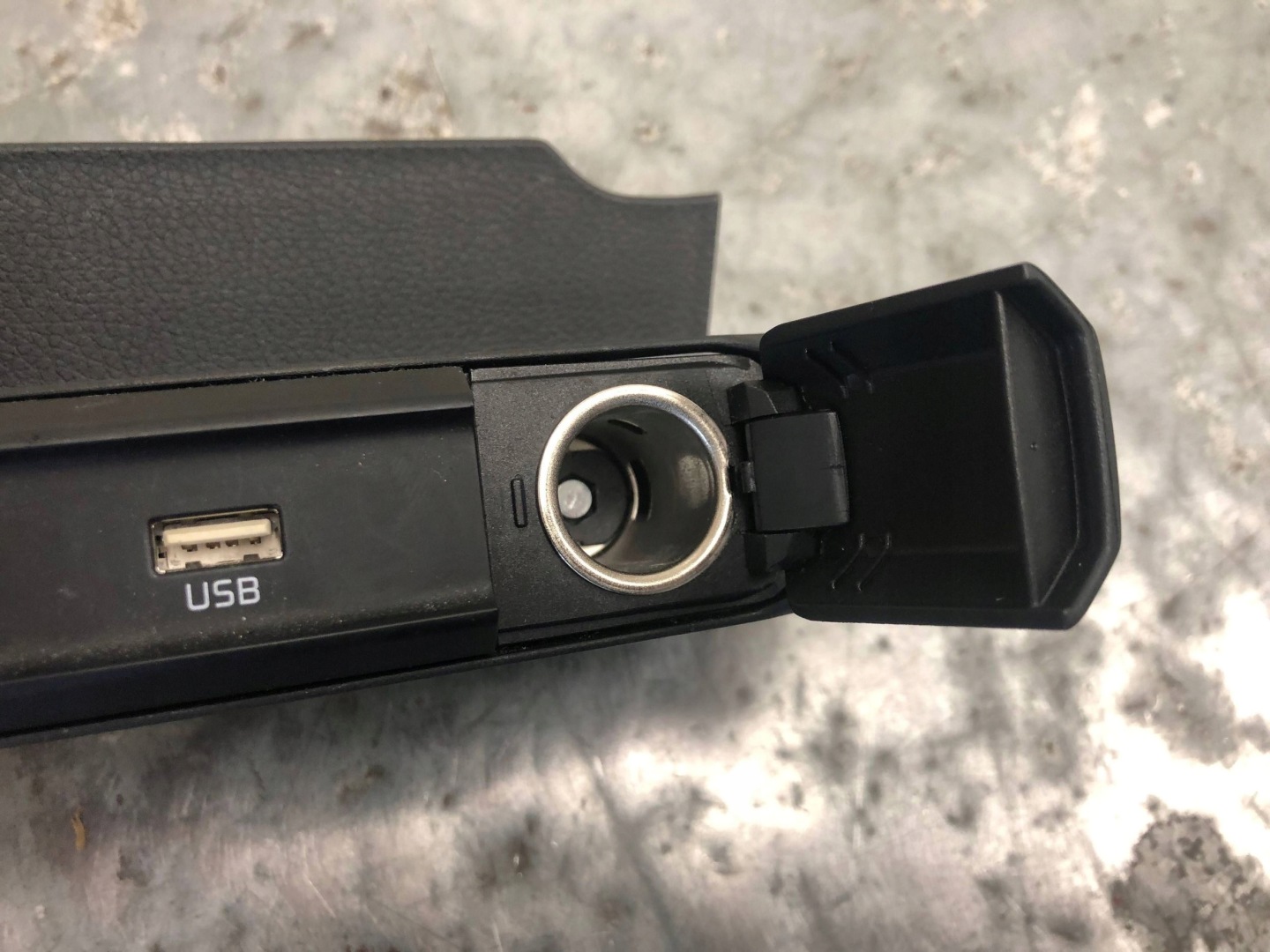 adapter ZLACZE USB KIA PICANTO III 84620G6220