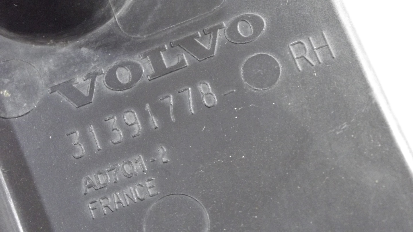 Volvo XC90 Support Support plaque Aile Droite Avant 31391778