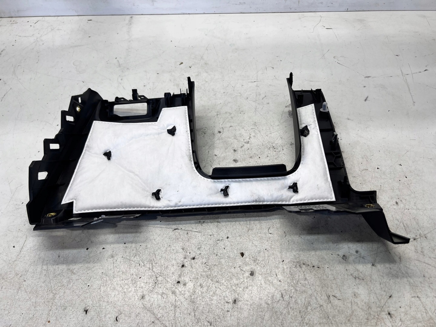cover below steering wheel, SZTYCE AUDI Q4 E-TRON 89C863075