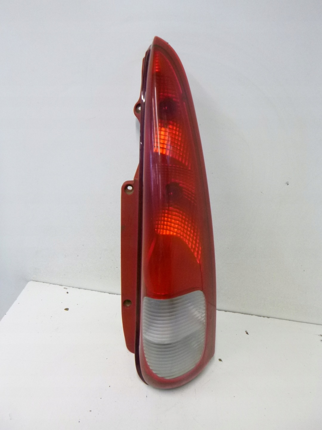 light rear Daewoo Rezoo Tacuma 04r.