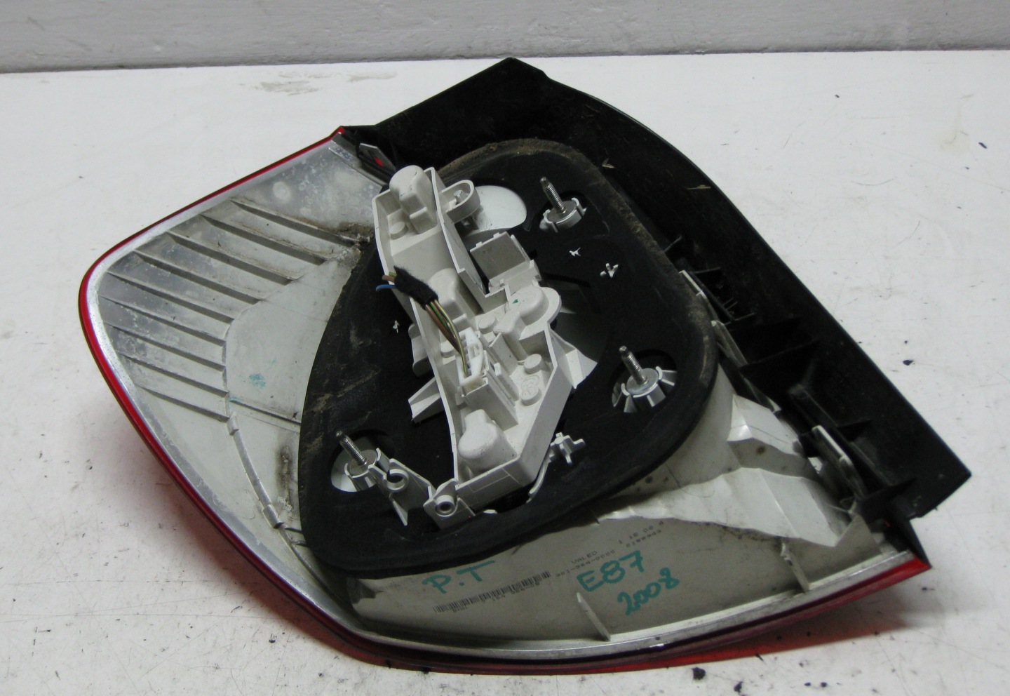 BMW E87 2.0 and 08R light right rear part 7164956