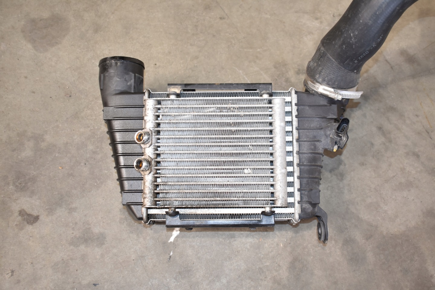 IDEALNY intercooler left KPL. radiator BENTLEY FLYING SPUR 1