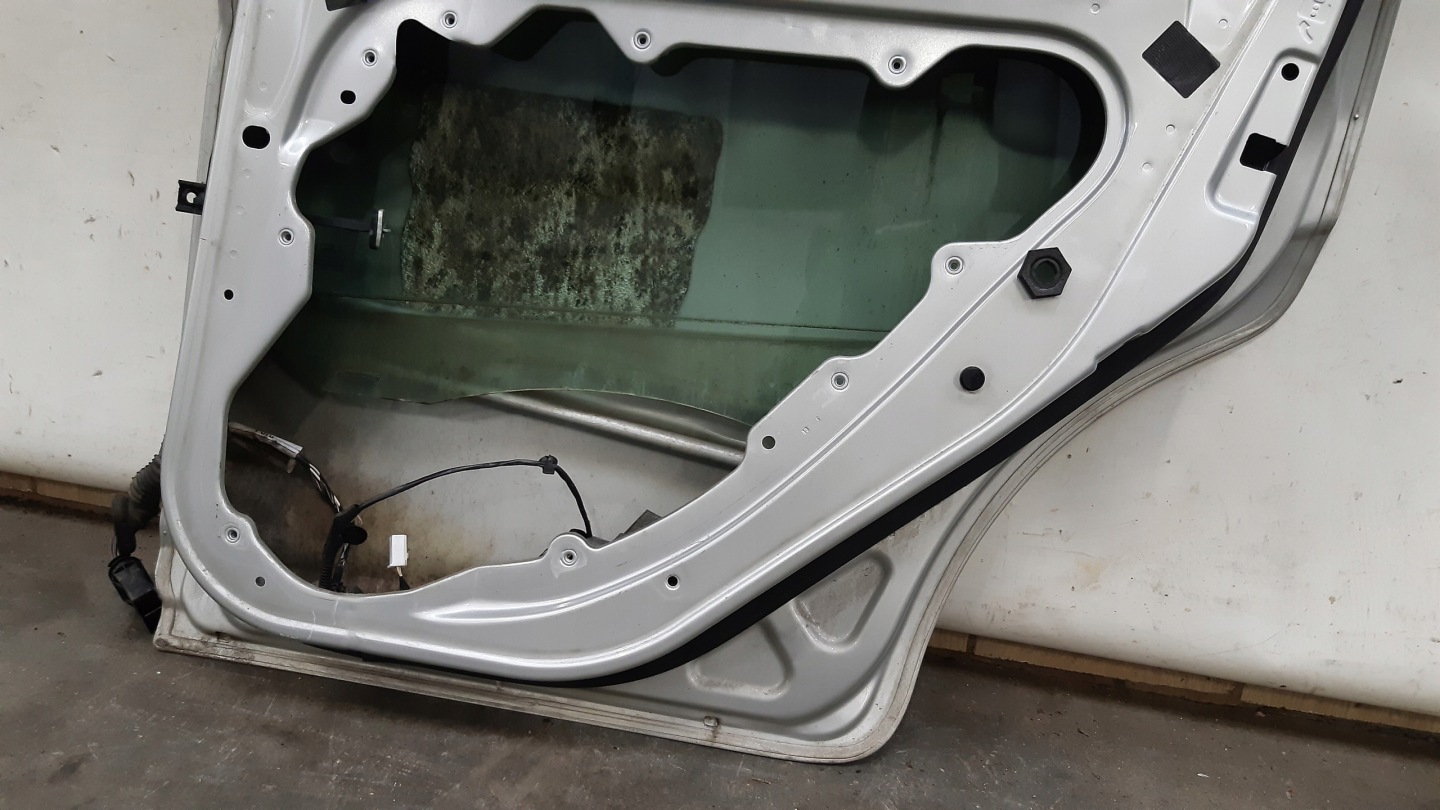 door right rear part O3 Ford MK2
