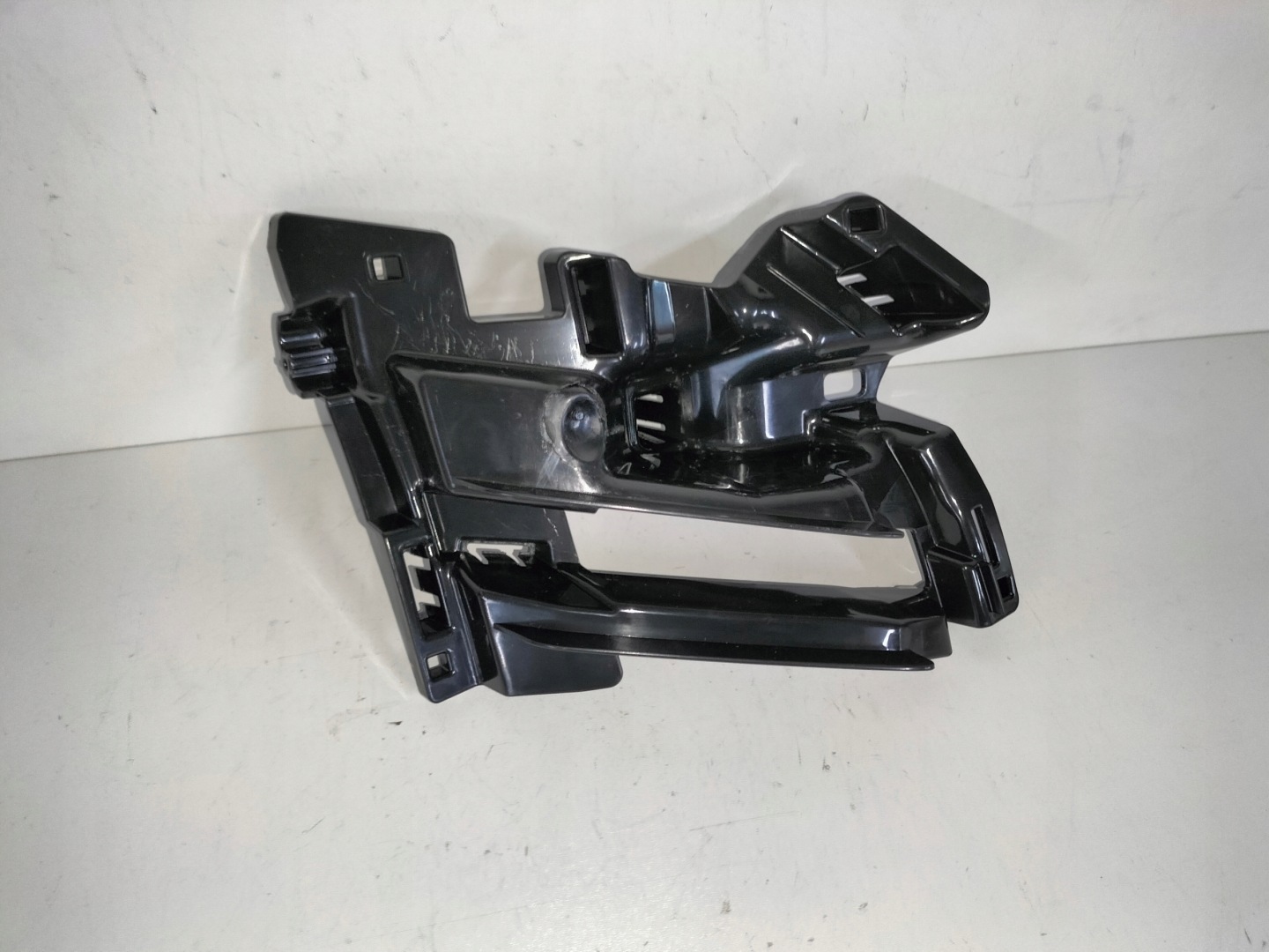 support holder of a bumper front left SKODA KODIAQ 16- below atrape