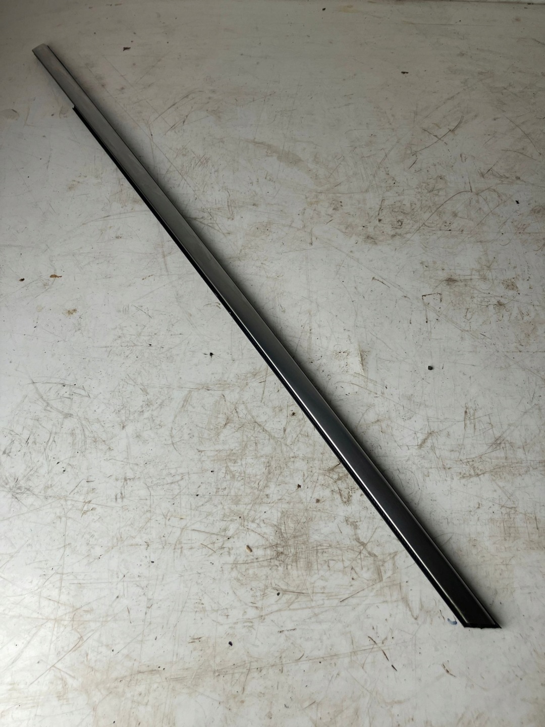 moulding dust door right front C4 PICASSO II CHROM 9677090880 #25