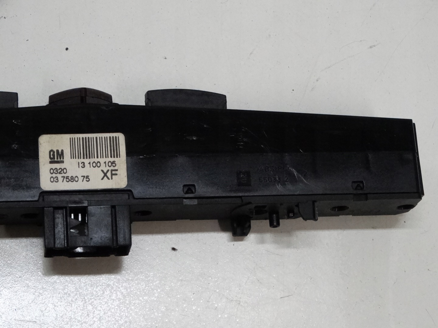 interruttore luci Luci di emergenza OPEL ASTRA H 13100105