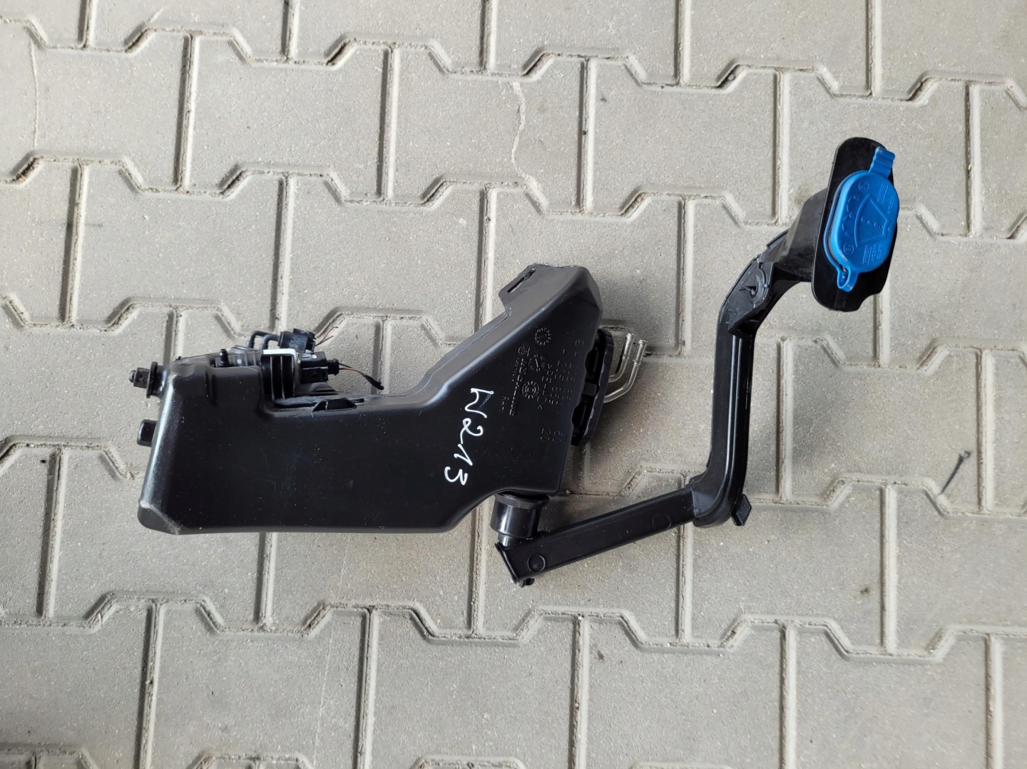 tank washer fluid tank pump MERCEDES E W213 E 220 D 2.0 CDI