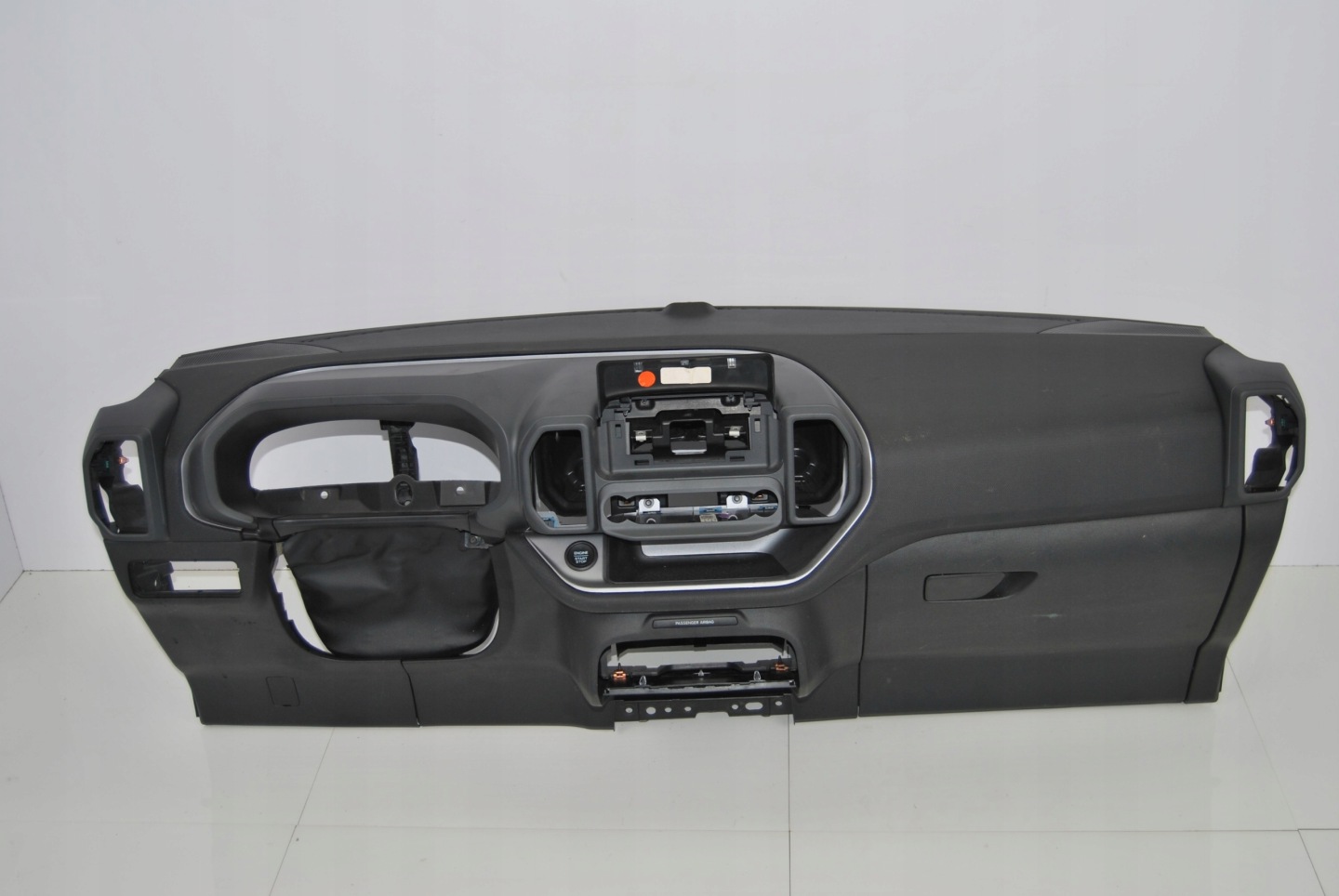 console dashboard instrument panel Ford Bronco Sport 2020+