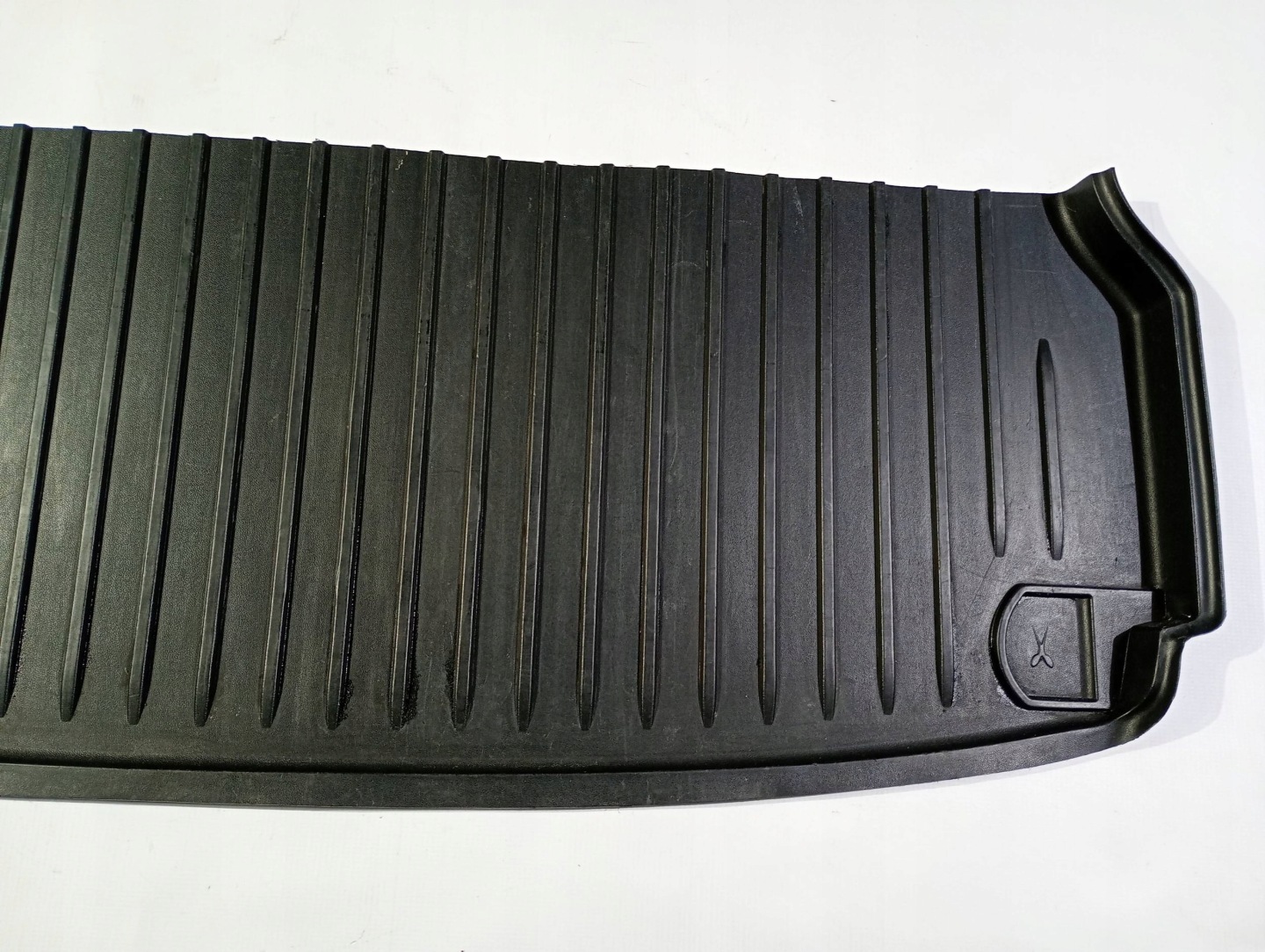 mats boot cover mata rubber Ford Explorer VI 2020