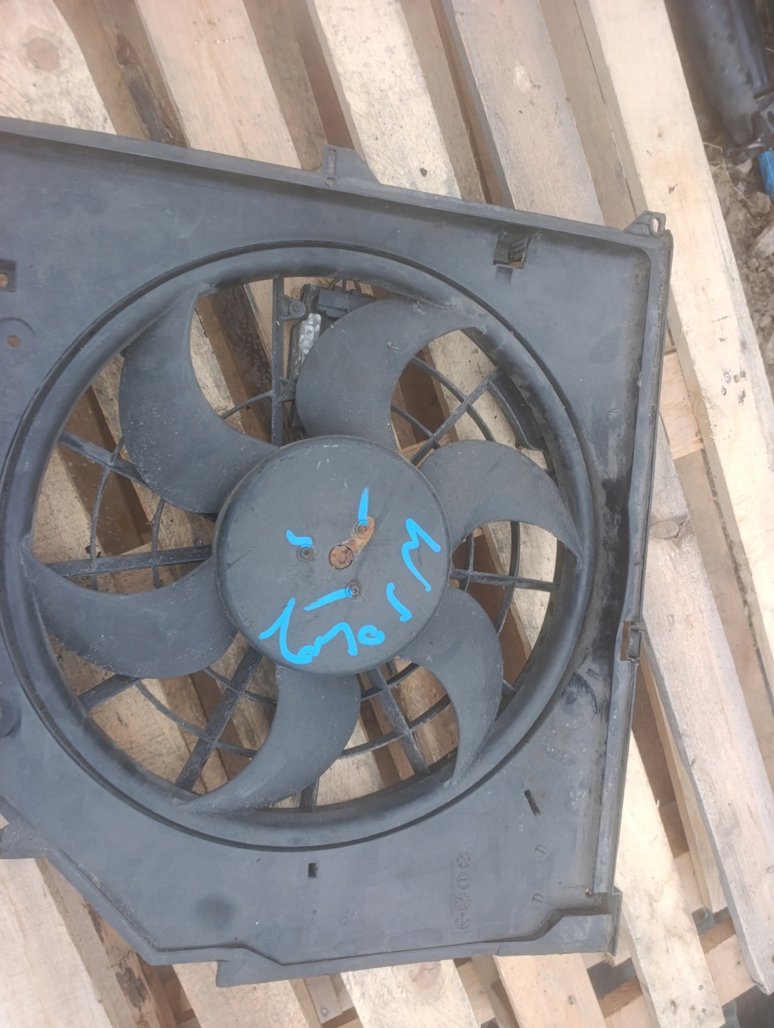 ventilátor chladiče BMW E46 17.42-7510617 2.0 0130303874