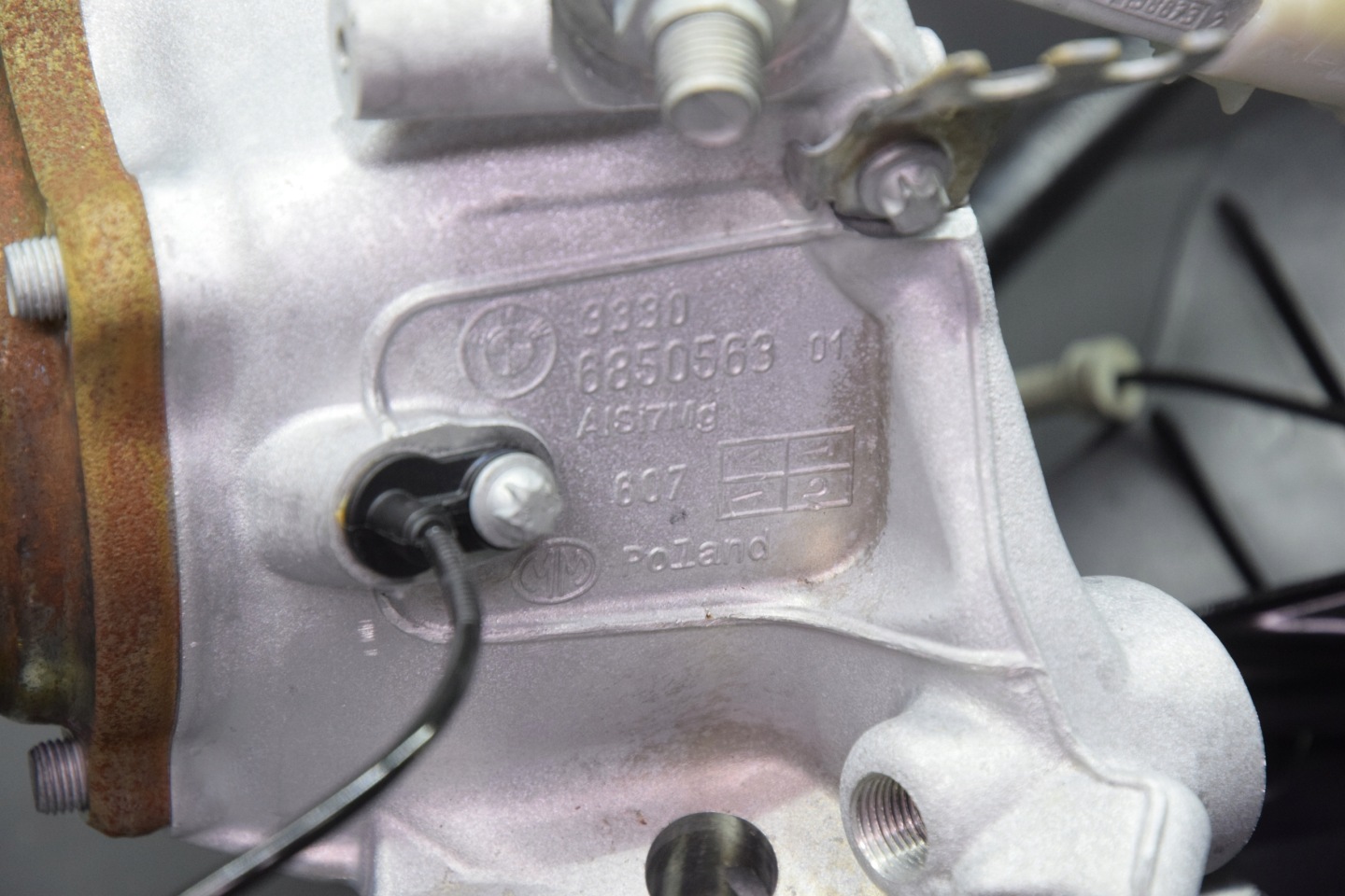 swing left arm rear part BMW 8 G14 G15 320km