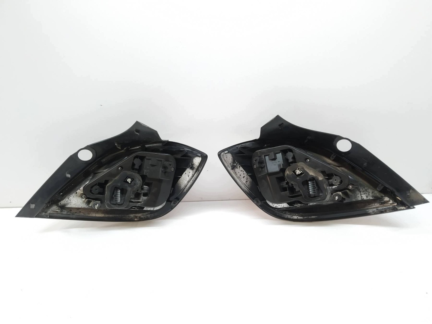 feu arrière KOMPLET 5D HB Opel Astra III (2004-2014 ) H