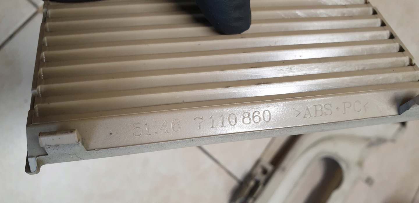 moulding KRATKI WLOTU air front cover BMW E64 CABRIO