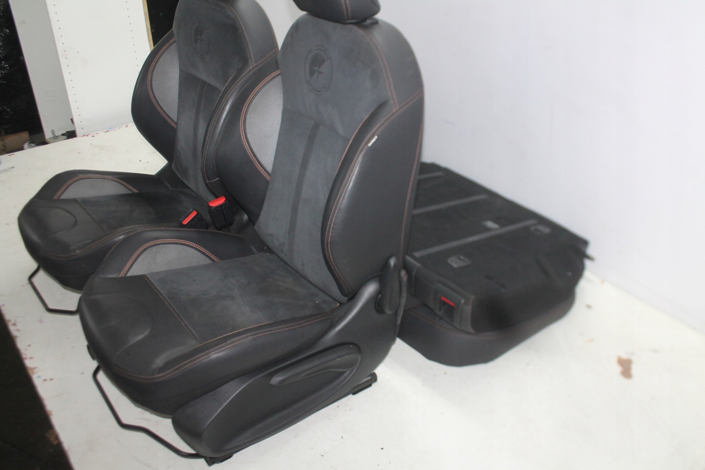 Sitze KOMPLET Halbleder COMPASS PEUGEOT 2008 und 13-19