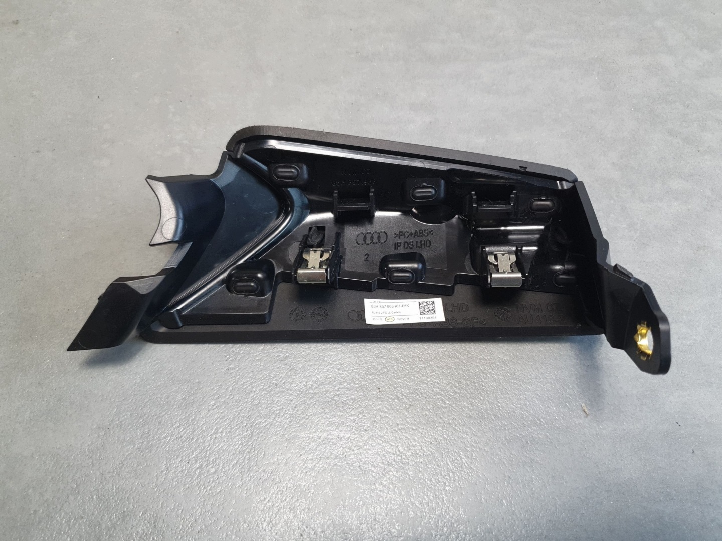 Audi SQ6 e-tron moulding side of the dashboard dashboard carbon 85H857966AH