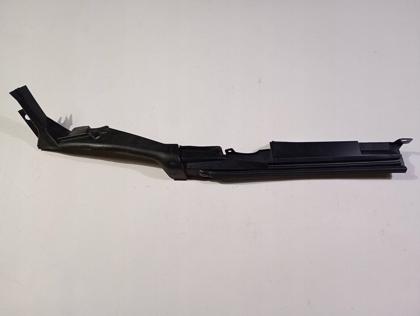 couverture joint aile avant gauche Nissan 370Z Cabrio 2009
