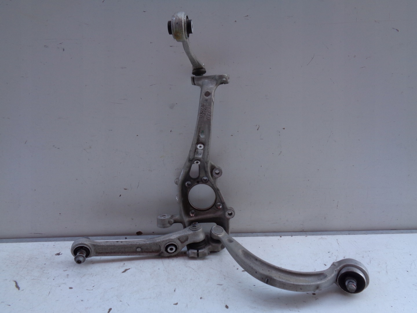 sususpension swing right front arm AUDI A4 B9 8W 8W0 15- RS4 RS5