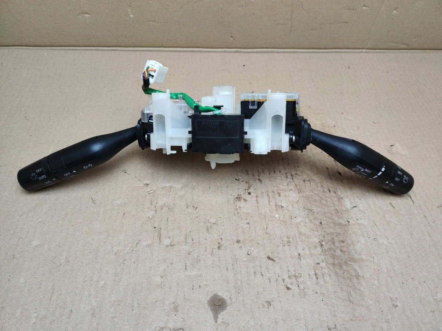 steering wheel levers and controls Mazda CX-9 facelift 2012 17A0894