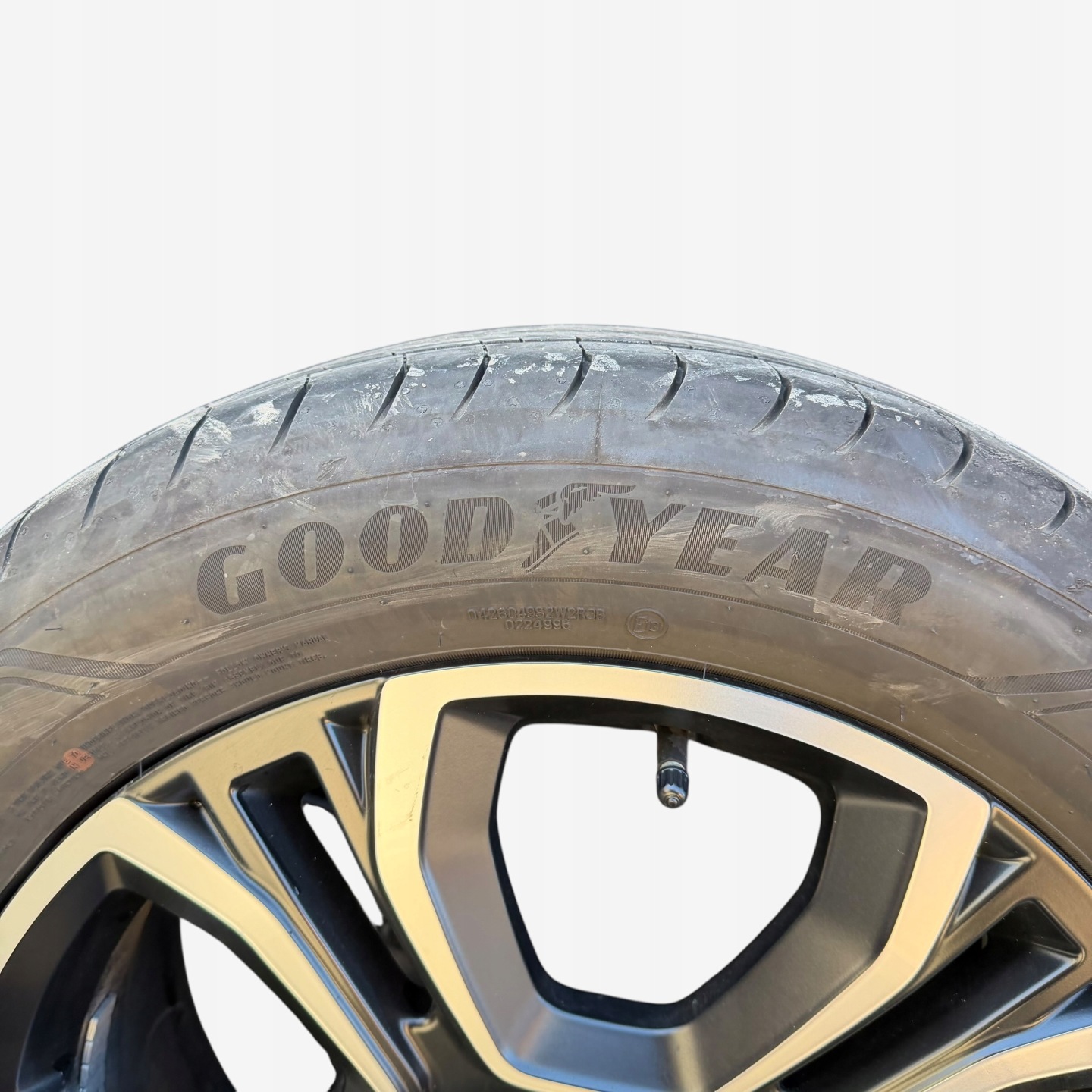 discs wheels tyres JEEP AVENGER GOODYEAR 215/55/18" 6MM summer