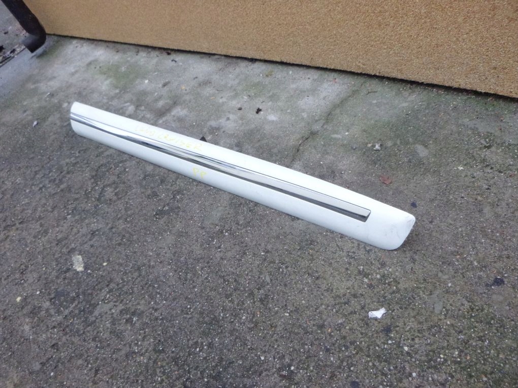 LAND CRUISER J 150 moulding door right front