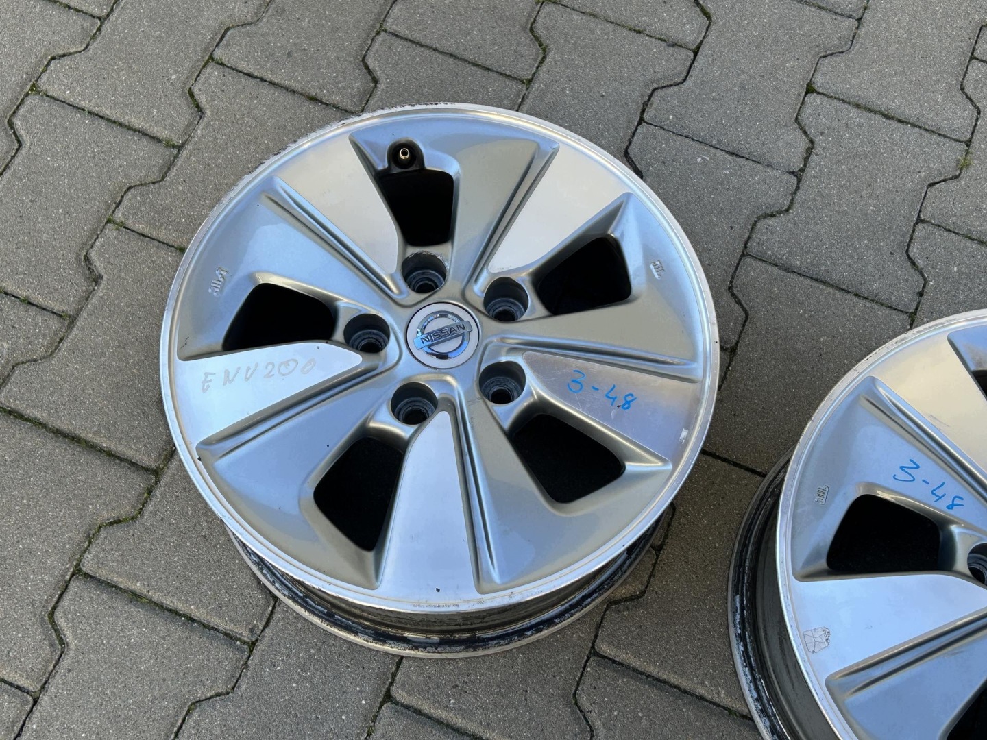 felgen alu 15 NISSAN E-NV200 2014-2021 5X114,3 6J ET45 KOMPLET