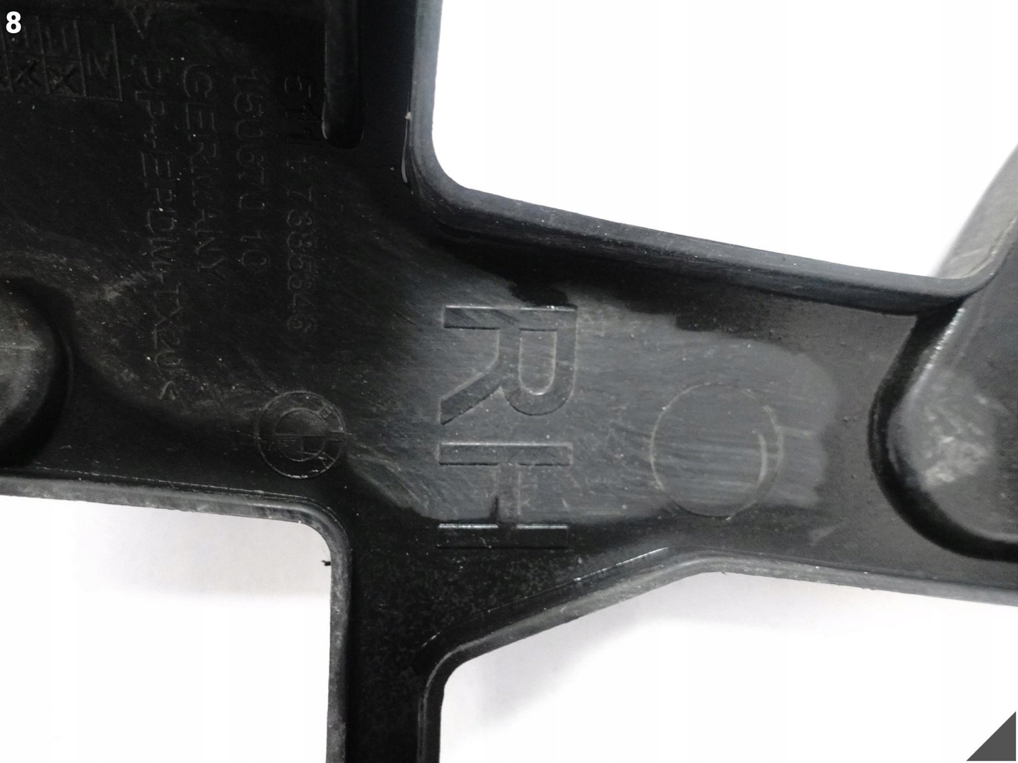 BMW 5 G30 G31 17-20 support holder bracket W bumper right front 7385346