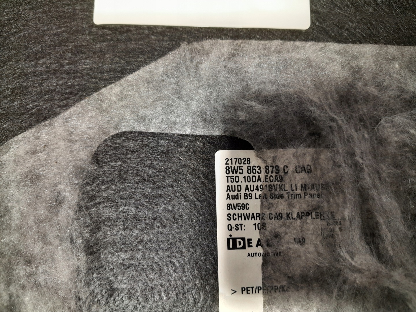 AUDI A4 B9 sedan boot upholstery 8W5863879C