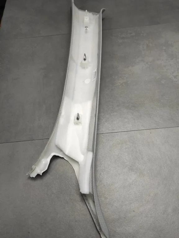 Audi A5 8T Blende Abdeckung SLUPKA rechts 8T8867234