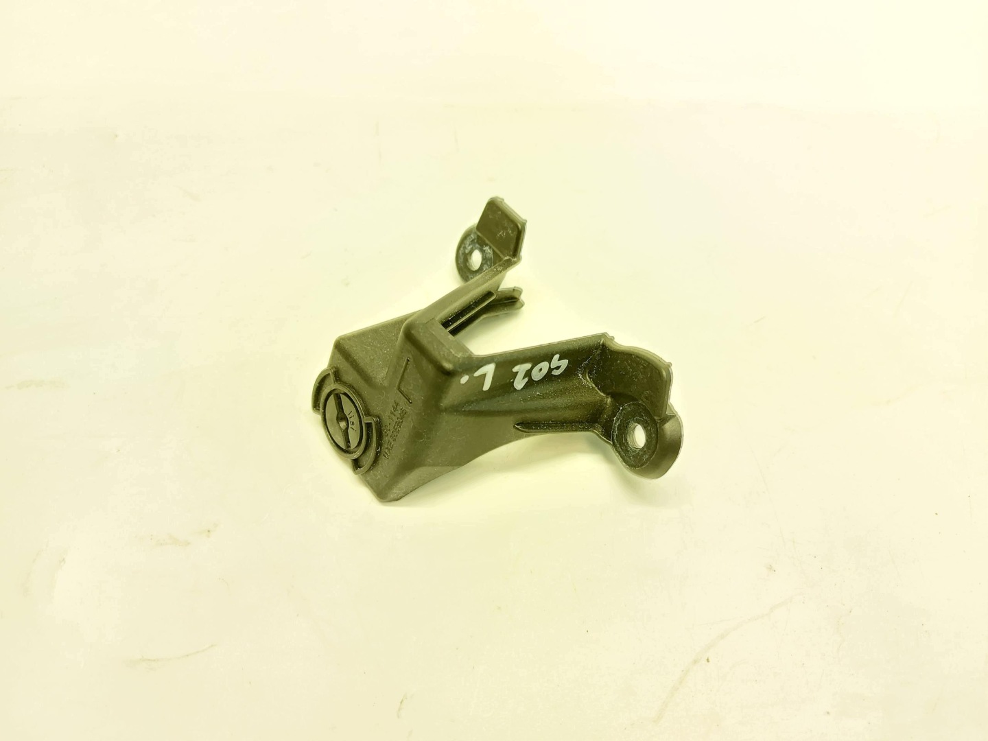 BMW G02 X4 M40i 2023r holder bracket boot 7483755